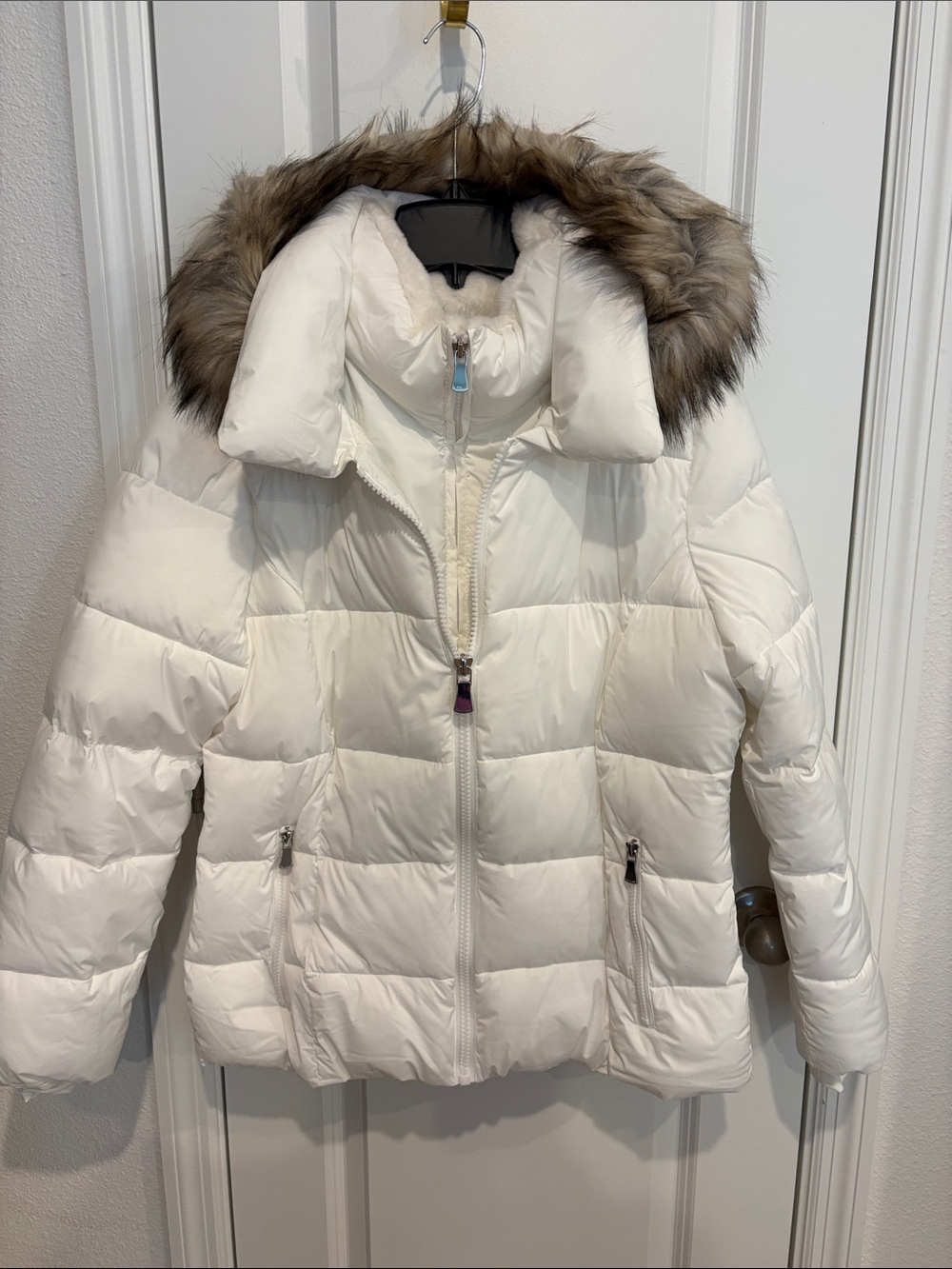Calvin Klein White Puffer Jacket with Faux-Fur Hood L